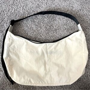 BAGGU Large Crescent Bag